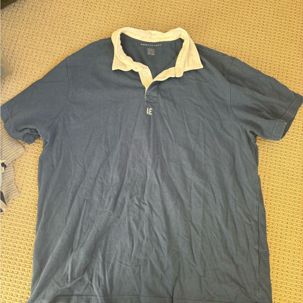 Vintage American Eagle Outfitters Men's Navy Polo with Cream Collar